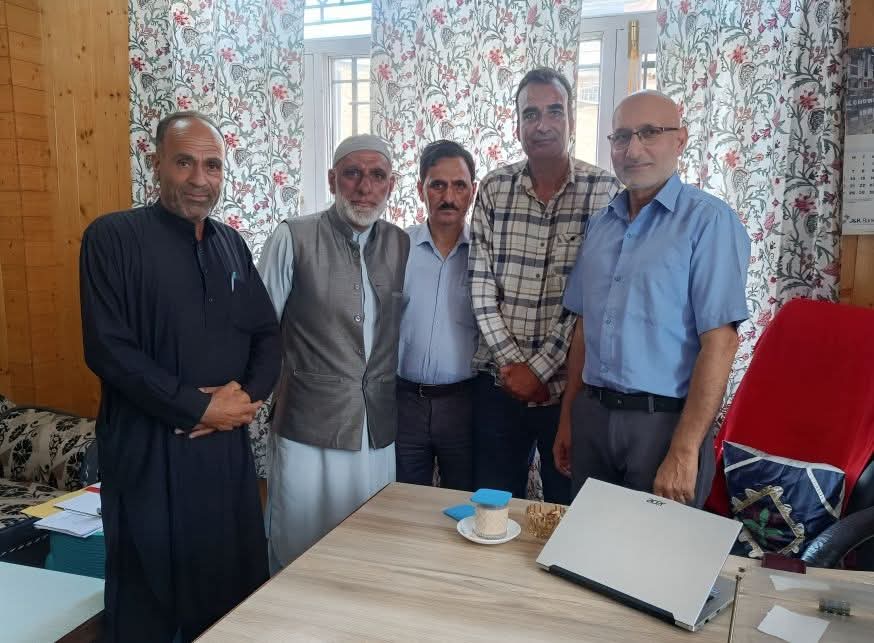 Chairman Civil Society Sopore meets Director ULB Kashmir